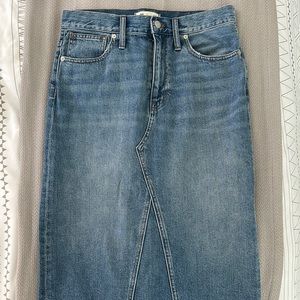 Madewell, size 28 NWOT jean skirt